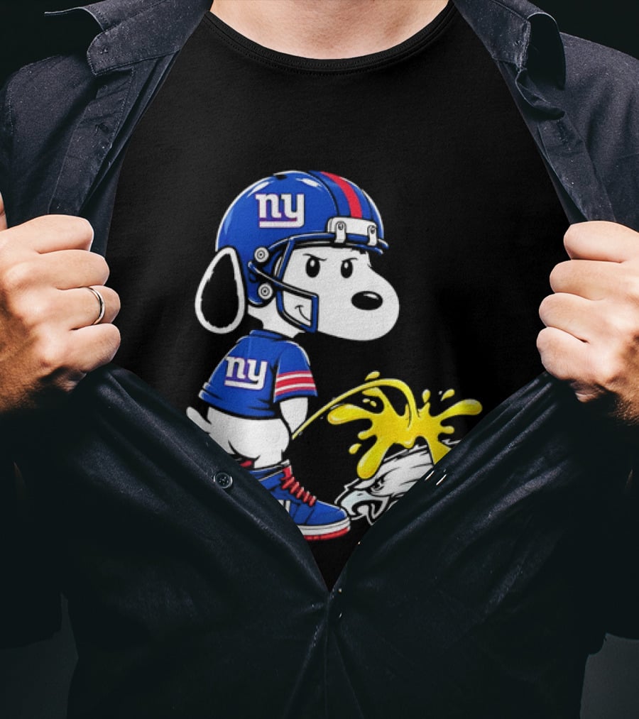 Snoopy New York Giants Pees On Philadelphia Eagles Rivalry T-Shirt