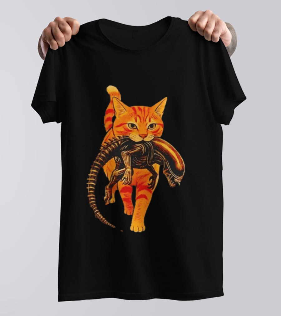 Orange Tabby Cat Holding Alien Xenomorph Iconic Fusion T-Shirt