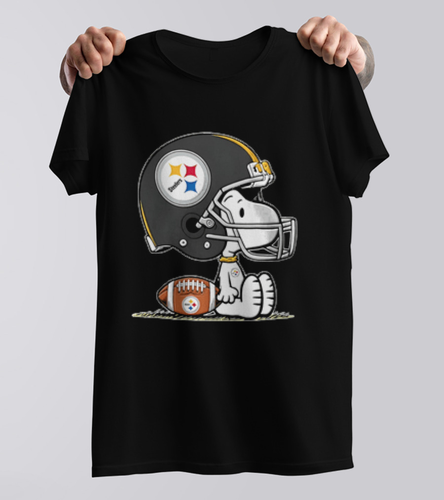 Snoopy Pittsburgh Steelers Cartoon Dog Football Helmet Player T-Shirt