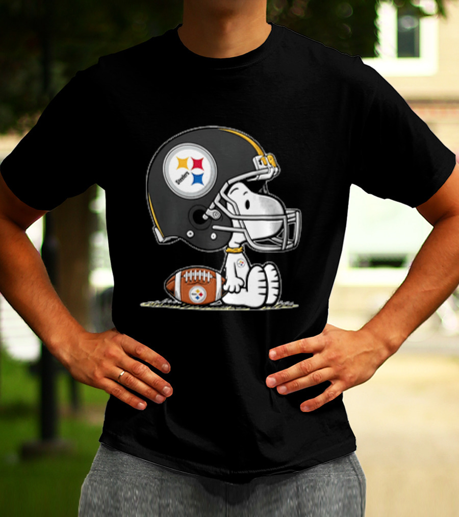 Snoopy Pittsburgh Steelers Cartoon Dog Football Helmet Player T-Shirt