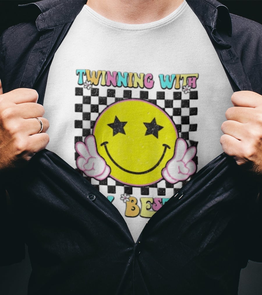 Twinning With My Bestie Yellow Smiley Face Checkered Star Eyes Peace Signs T-Shirt