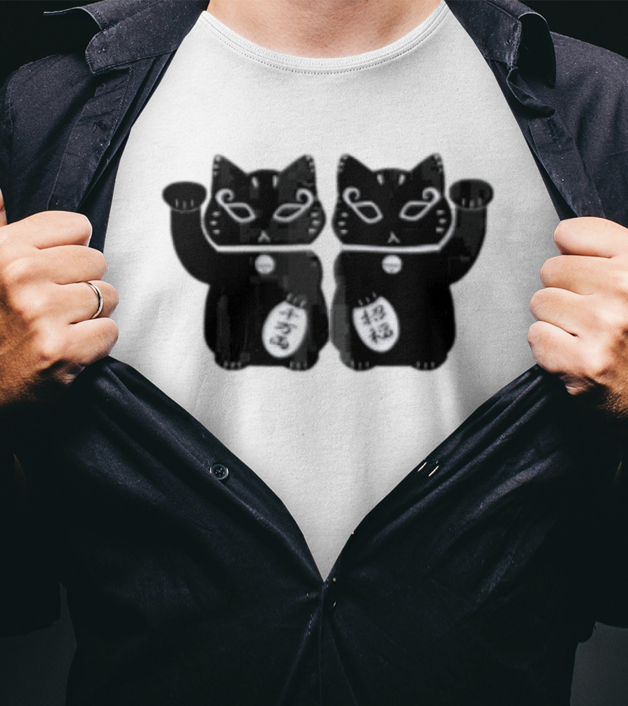 Maneki Neko Lucky Black Cat With Coin T-Shirt