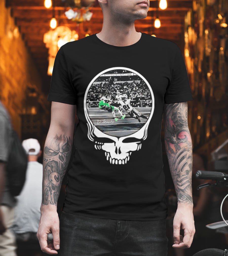 DeVonta Smith Philadelphia Eagles Football Action Skull T-Shirt