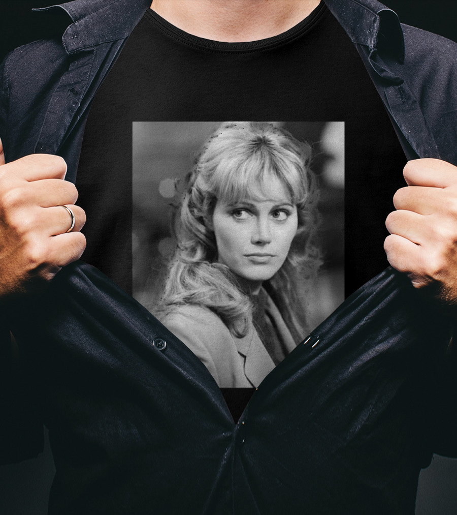 Rip Mary Louise Weller 1946 2026 Vintage Black And White T-Shirt