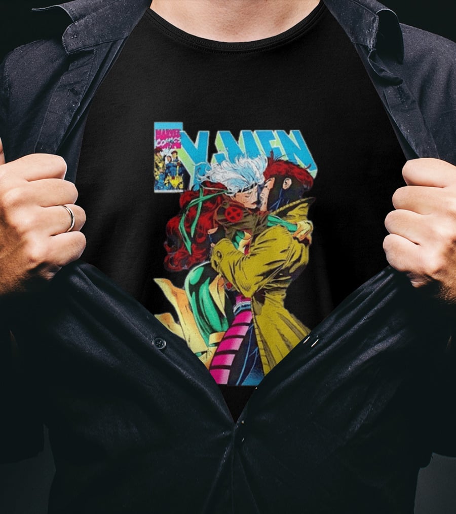 Marvel Comics X Men Rogue And Gambit Romantic Embrace Cover T-Shirt