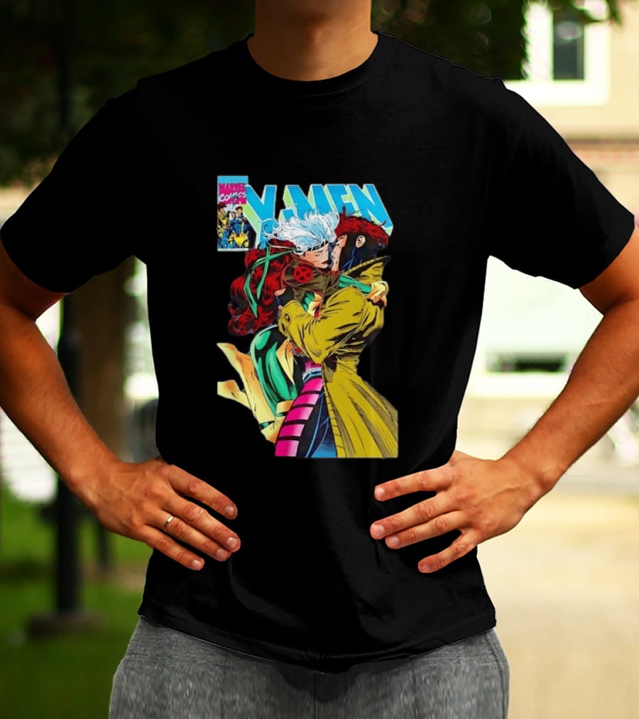 Marvel Comics X Men Rogue And Gambit Romantic Embrace Cover T-Shirt
