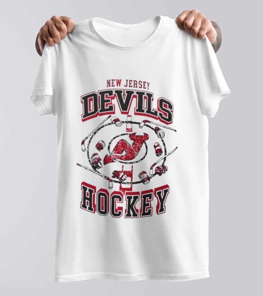 New Jersey Devils Hockey Distressed Vintage Style NHL Fan Gear T-Shirt