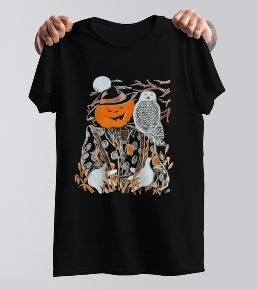 Pumpkin Head Scarecrow Snowy Owl Halloween Scene T-Shirt