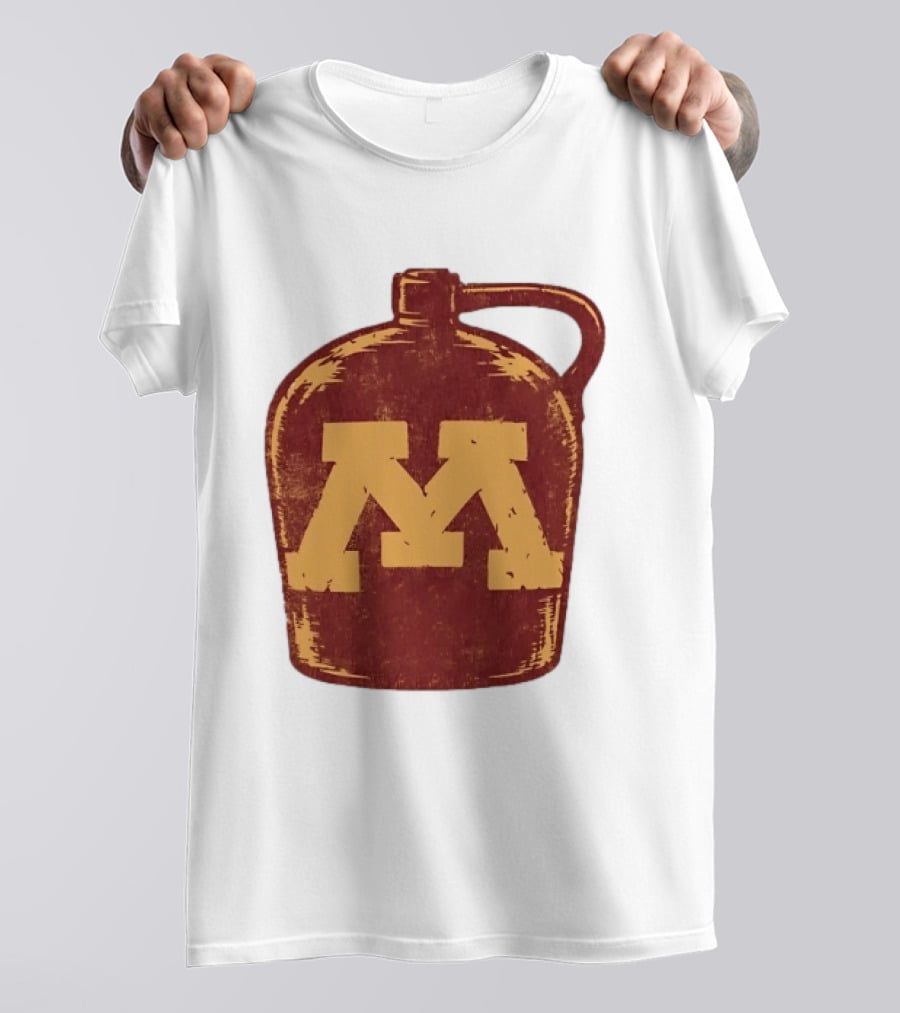 Minnesota Golden Gophers Distressed M Jug T-Shirt