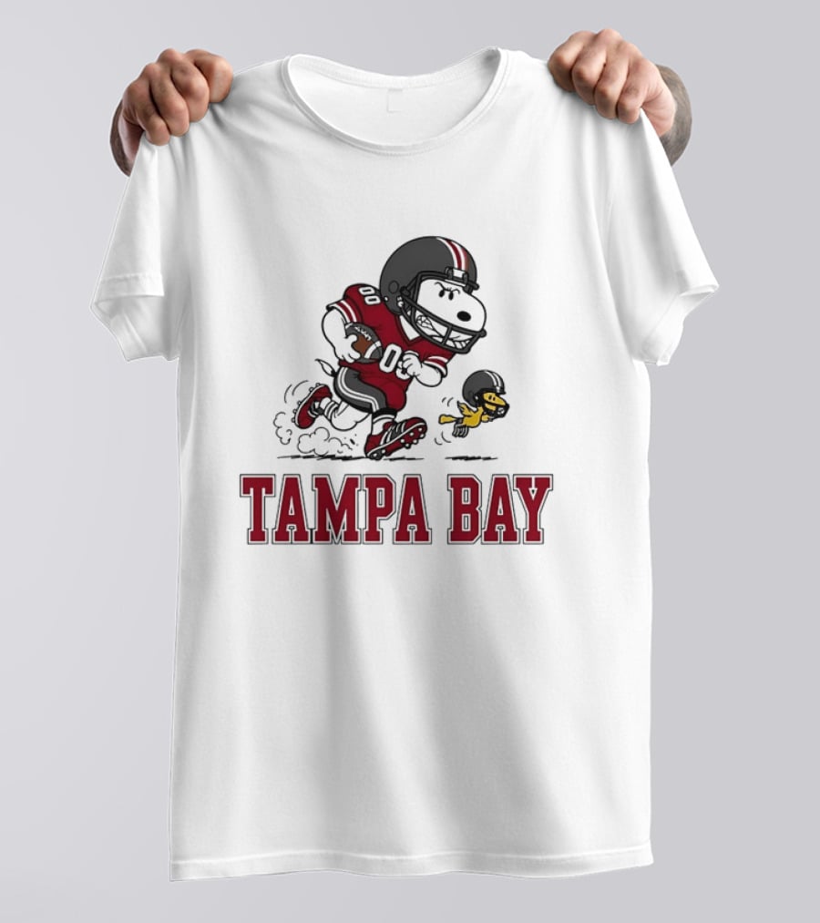 Tampa Bay Buccaneers Snoopy Woodstock Football Collaboration T-Shirt