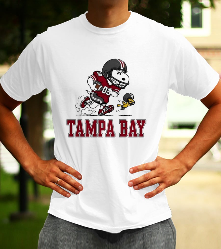 Tampa Bay Buccaneers Snoopy Woodstock Football Collaboration T-Shirt
