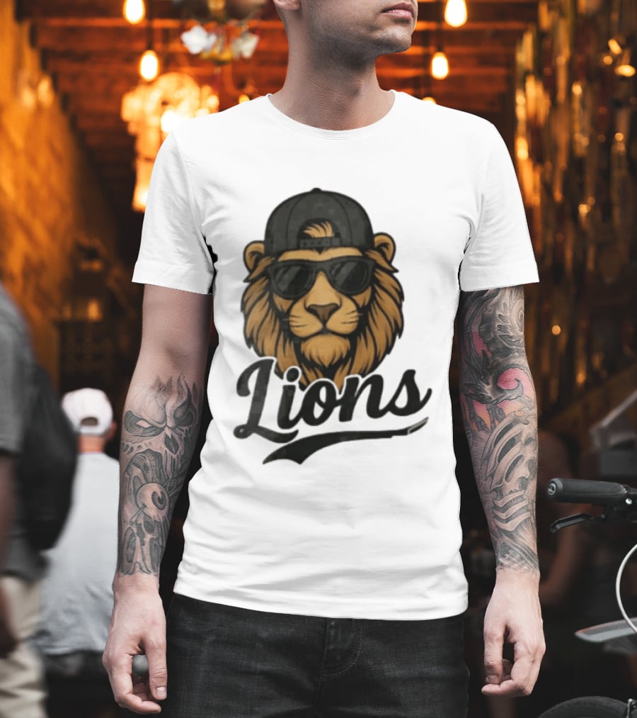 Detroit Lions Cool Lion Wearing Shades And Cap T-Shirt