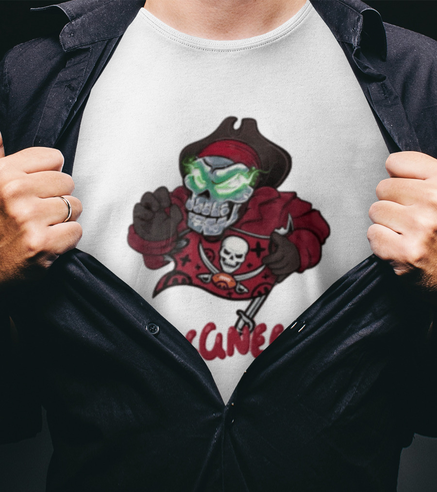 Tampa Bay Buccaneers Skull Pirate Green Eyes Buccaneers Flag T-Shirt