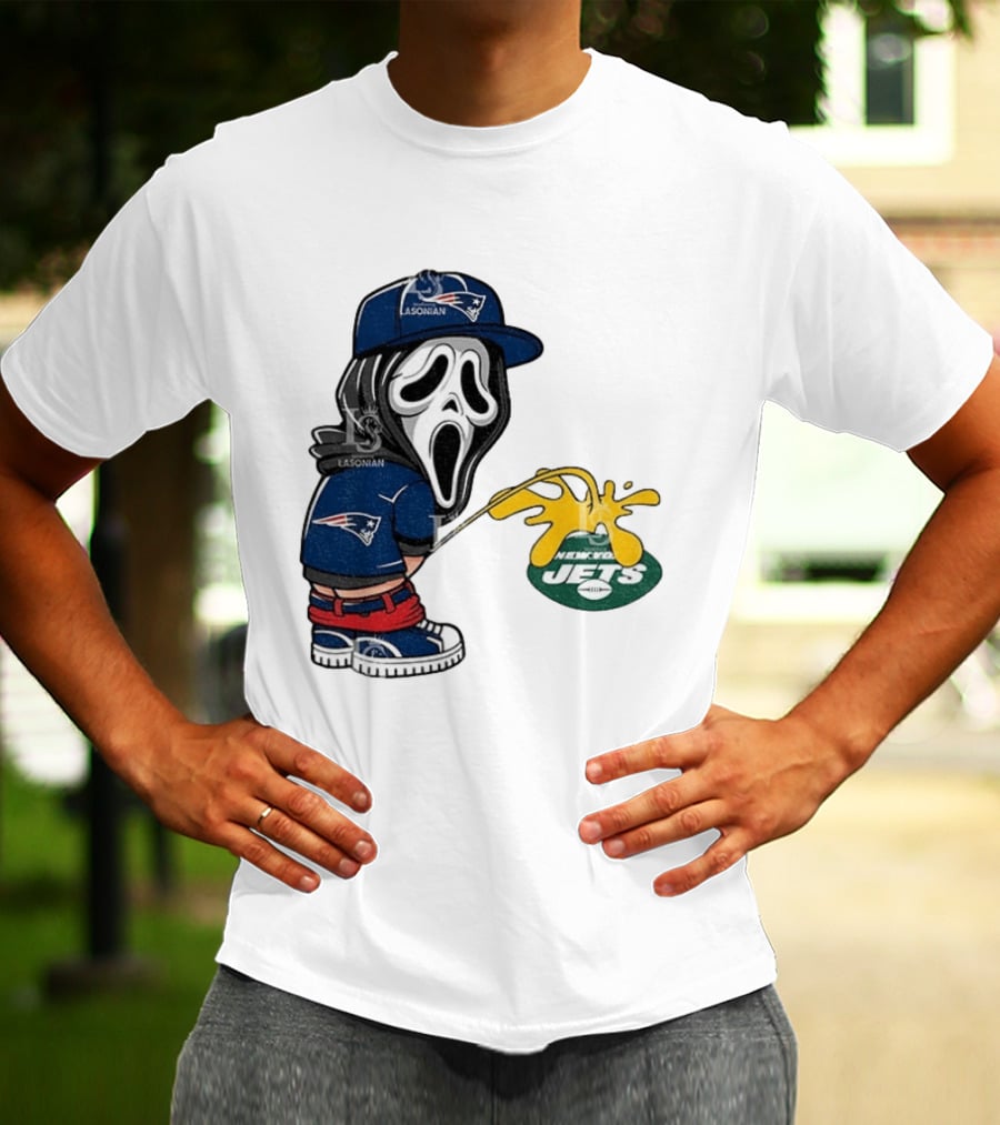New England Patriots Ghostface Urinating On New York Jets T-Shirt