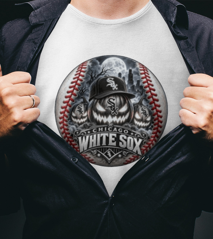Chicago White Sox Halloween Jack O' Lantern Moonlit City Skyline Baseball T-Shirt