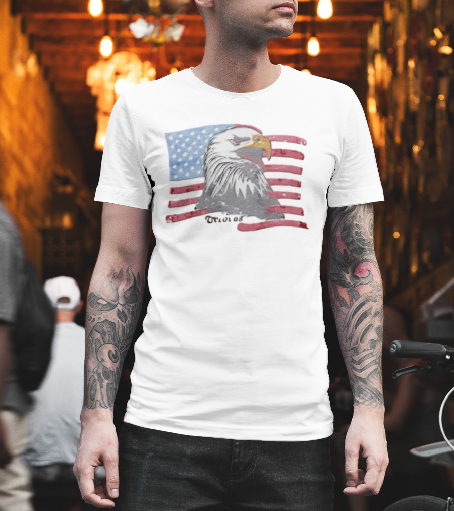 Vecovas Bald Eagle Head Over American Flag T-Shirt
