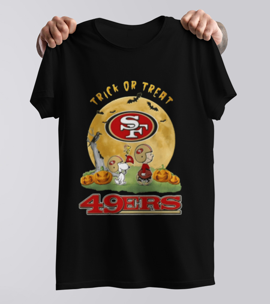San Francisco 49ers Charlie Brown Trick Or Treat Halloween Peanuts Pumpkin Football T-Shirt