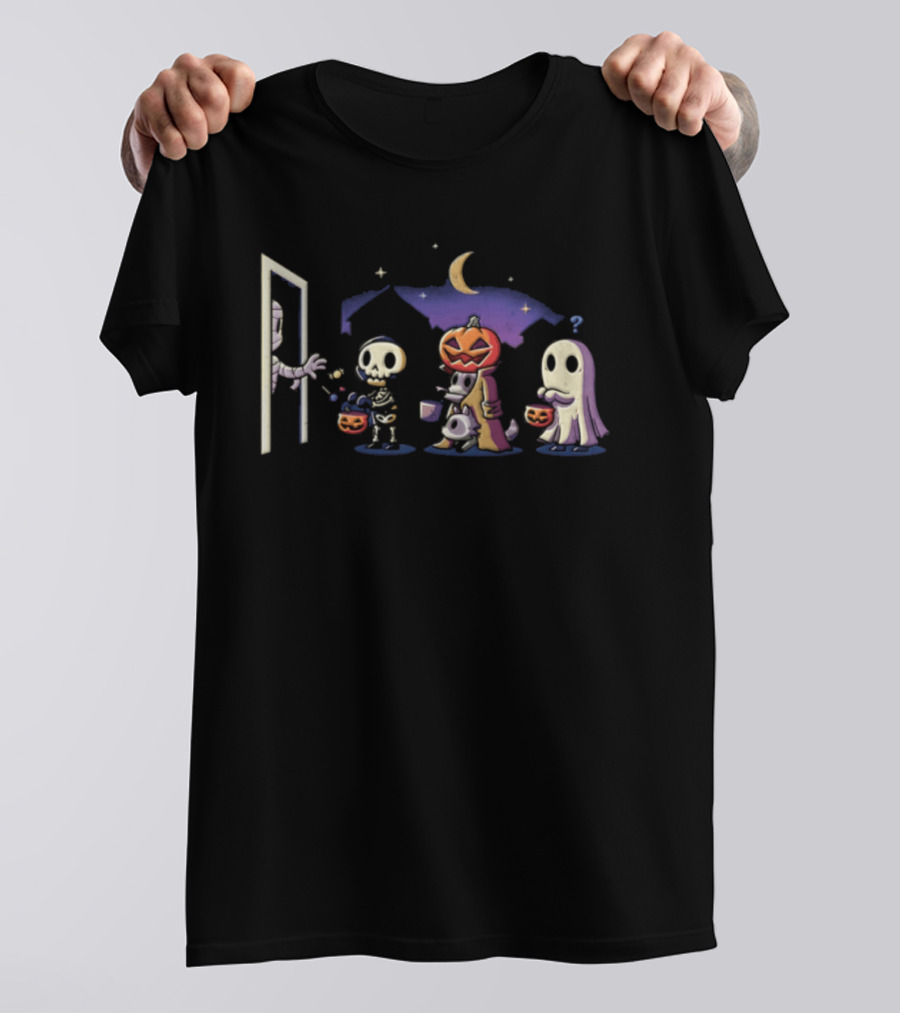 Mummy Giving Out Candy Trick Or Treat Halloween Infiltrator Ghost Pumpkin Skeleton T-Shirt
