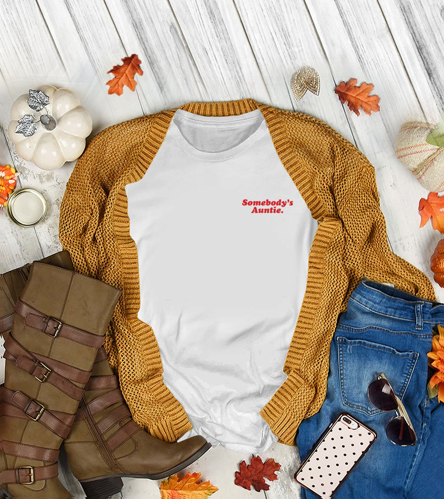 Insecurehbo Somebody's Auntie Molly T-Shirt