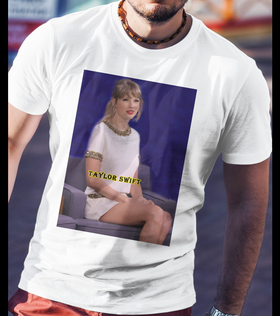 TAYLOR SWIFT Fans Theory About Actress In 10-Minute 'All Too Well' T-Shirt
