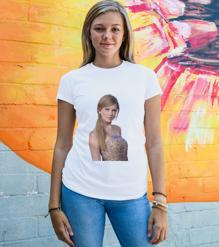 Taylor Swift 1989 Special Pictures Singersceleb T-Shirt