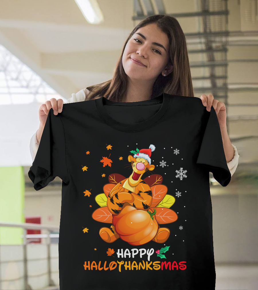 Happy Hallothanksmas Tiger With Pumpkin And Santa Hat T-Shirt