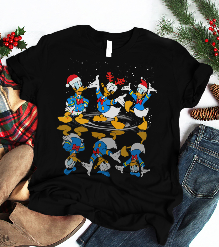 Donald Duck Santa Christmas Reflections T-Shirt