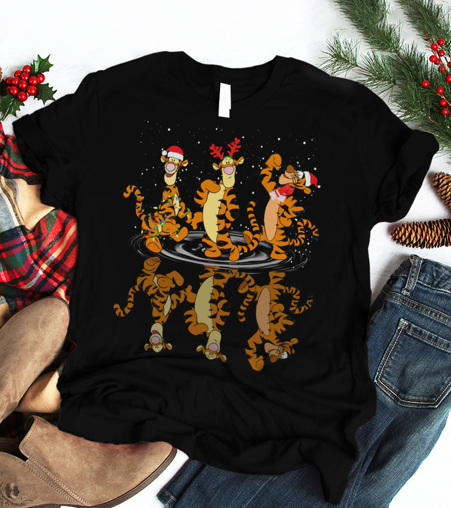 Tigger Santa And Reindeer Christmas Reflections T-Shirt