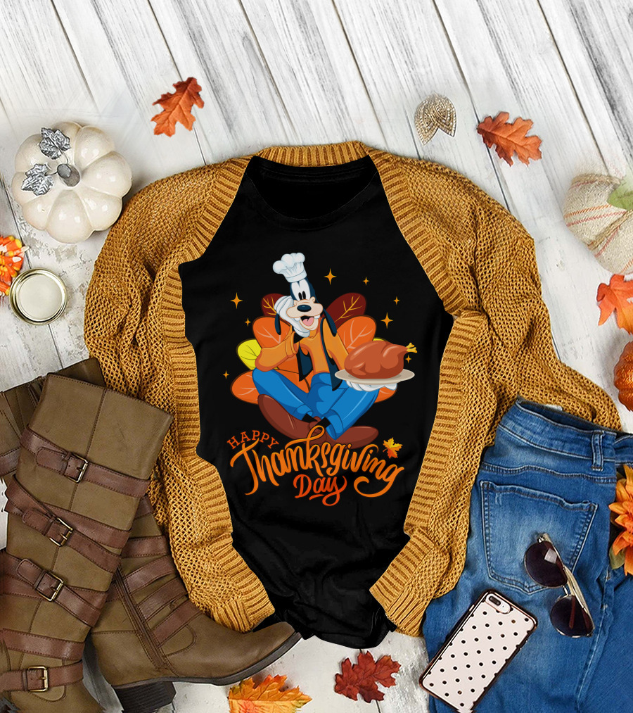 Goofy Happy Thanksgiving Day Chef With Turkey And Autumn Leaves T-Shirt