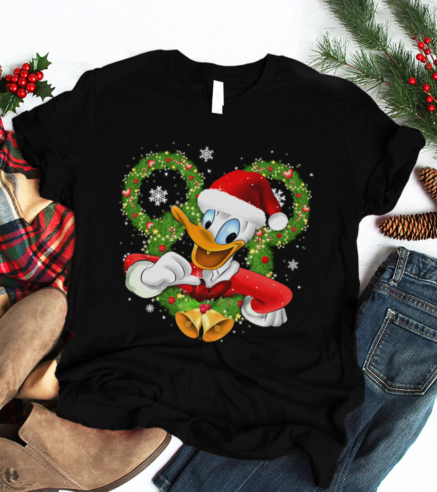 Santa Donald Duck Christmas Wreath Snowflakes T-Shirt