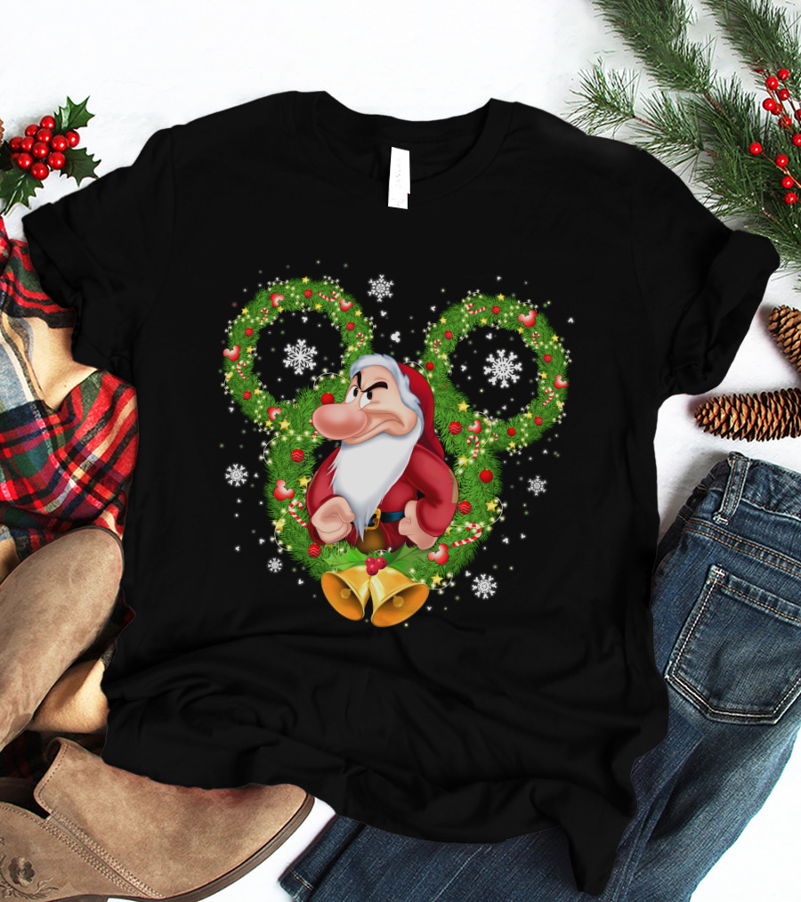 Grumpy Santa Dwarf In Wreath With Snowflakes And Bells T-Shirt