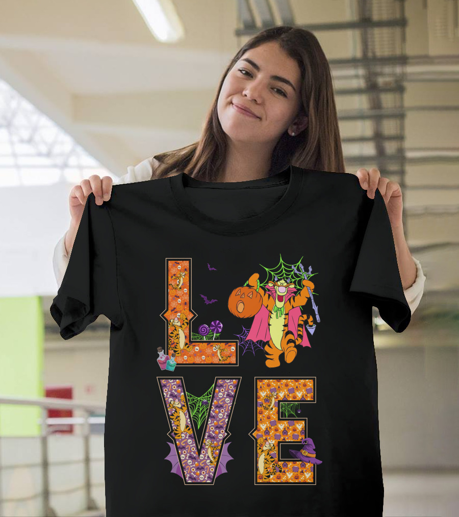 Love Tigger Halloween Pumpkin Spiderweb Vampire Costume T-Shirt