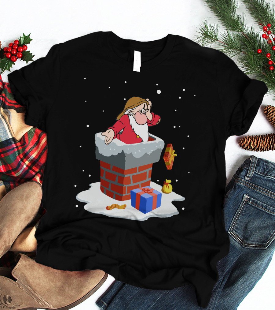 Grumpy Stuck In Chimney With Christmas Gifts And Snow T-Shirt