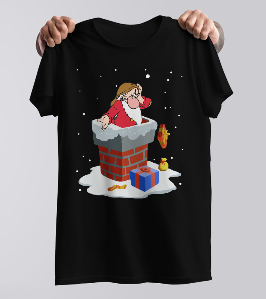 Grumpy Dwarf Stuck In Chimney With Christmas Gifts Snow Scene T-Shirt