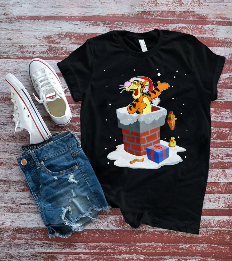 Tigger Santa Christmas Chimney Holiday Scene T-Shirt