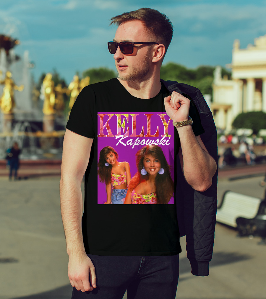 Kelly Kapowski Saved By The Bell 90s Iconic Style Retro Vibes T-Shirt