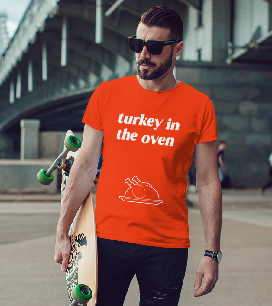 Turkey In The Oven Thanksgiving Holiday Plate T-Shirt