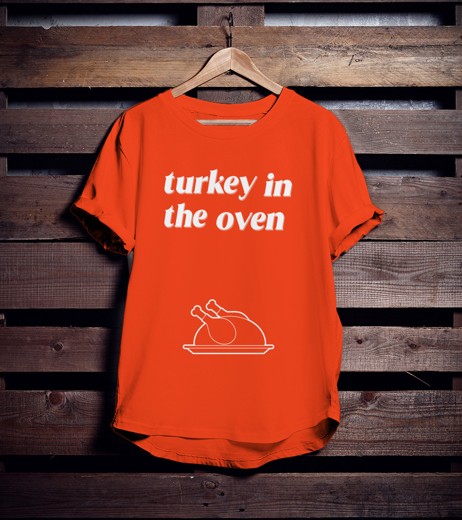 Turkey In The Oven Thanksgiving Holiday Plate T-Shirt