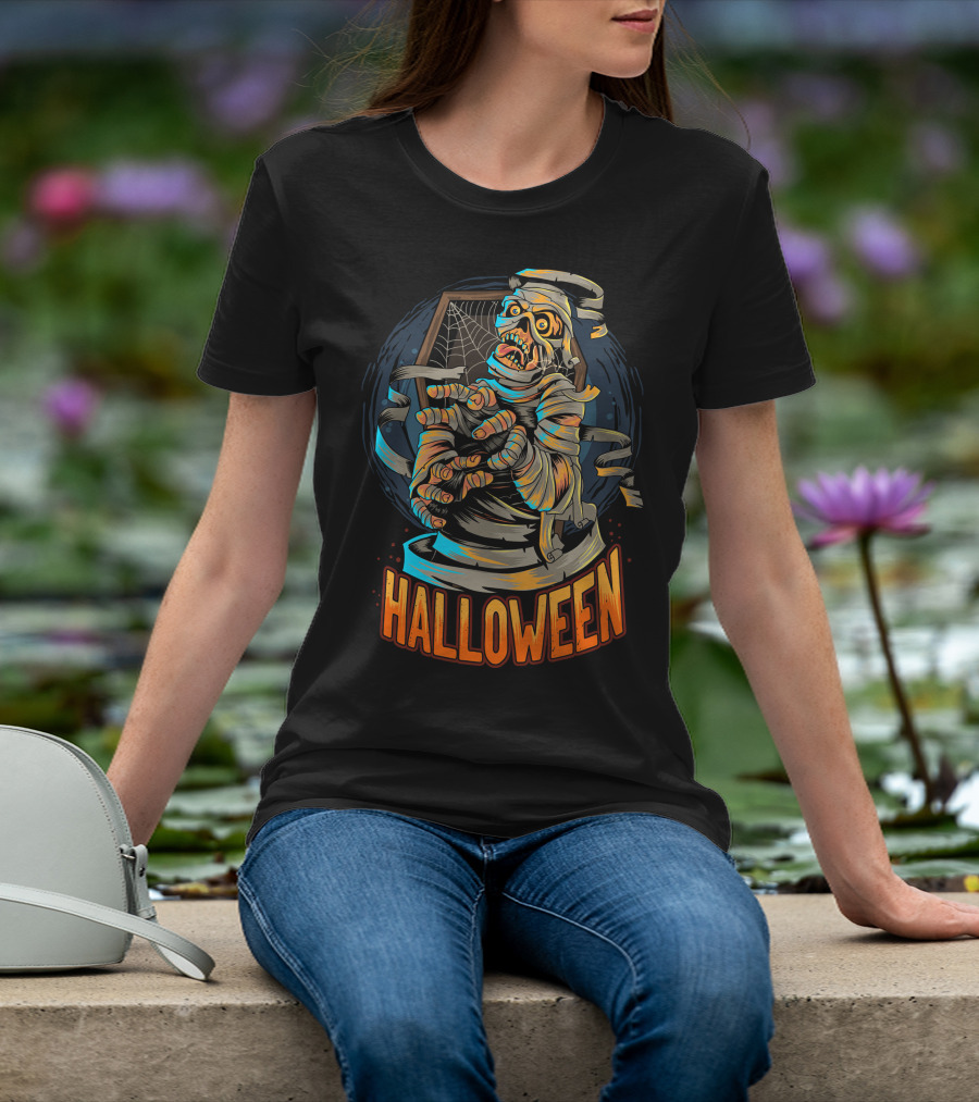 Halloween Scary Mummy With Web And Coffin T-Shirt