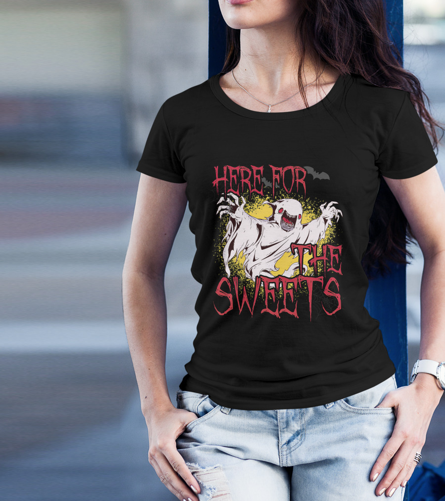 Here For The Sweets Ghost Costume With Ghosts For Halloween T-Shirt