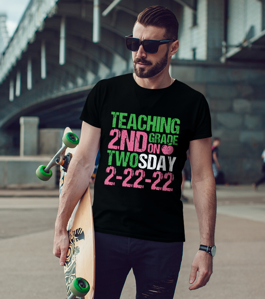 Teaching 2nd Grade On Twosday 2-22-22 Apple T-Shirt