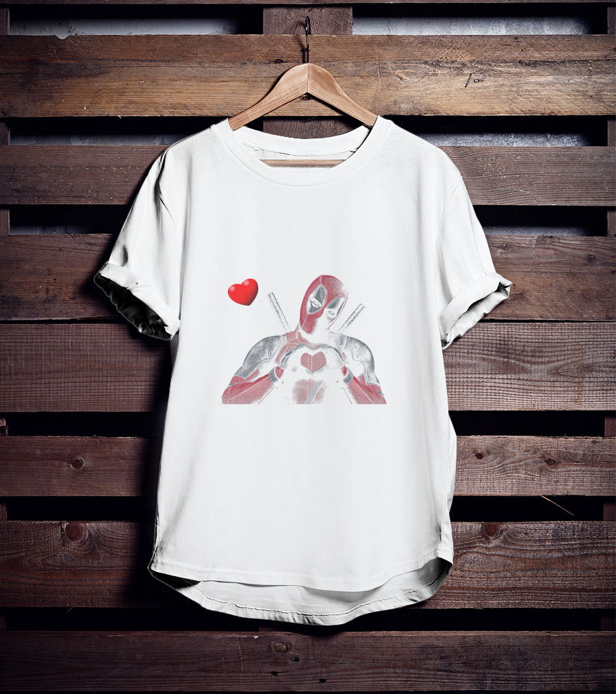 I Bet It Feels Huge In This Hand Deadpool Heart Emoji T-Shirt
