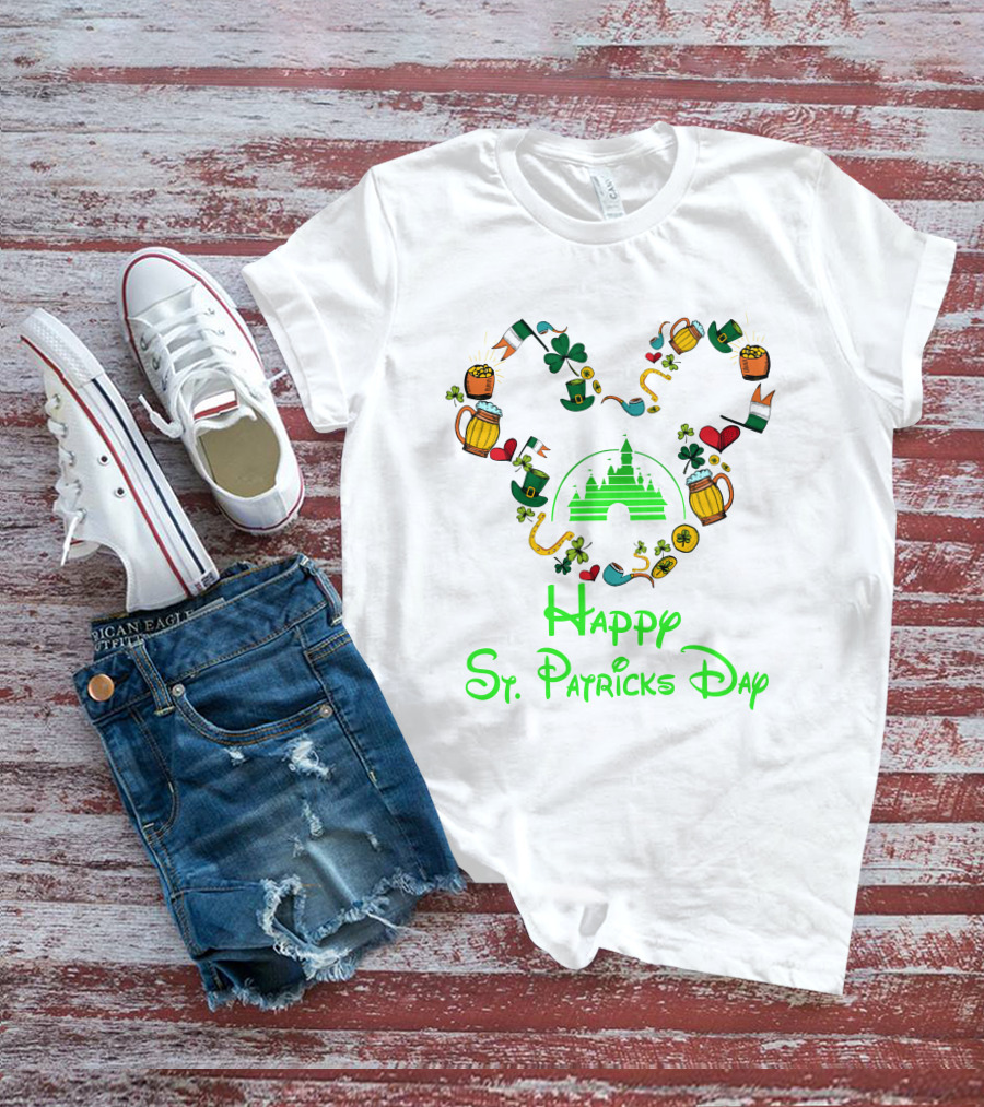 Happy St. Patrick's Day Castle And Shamrocks T-Shirt