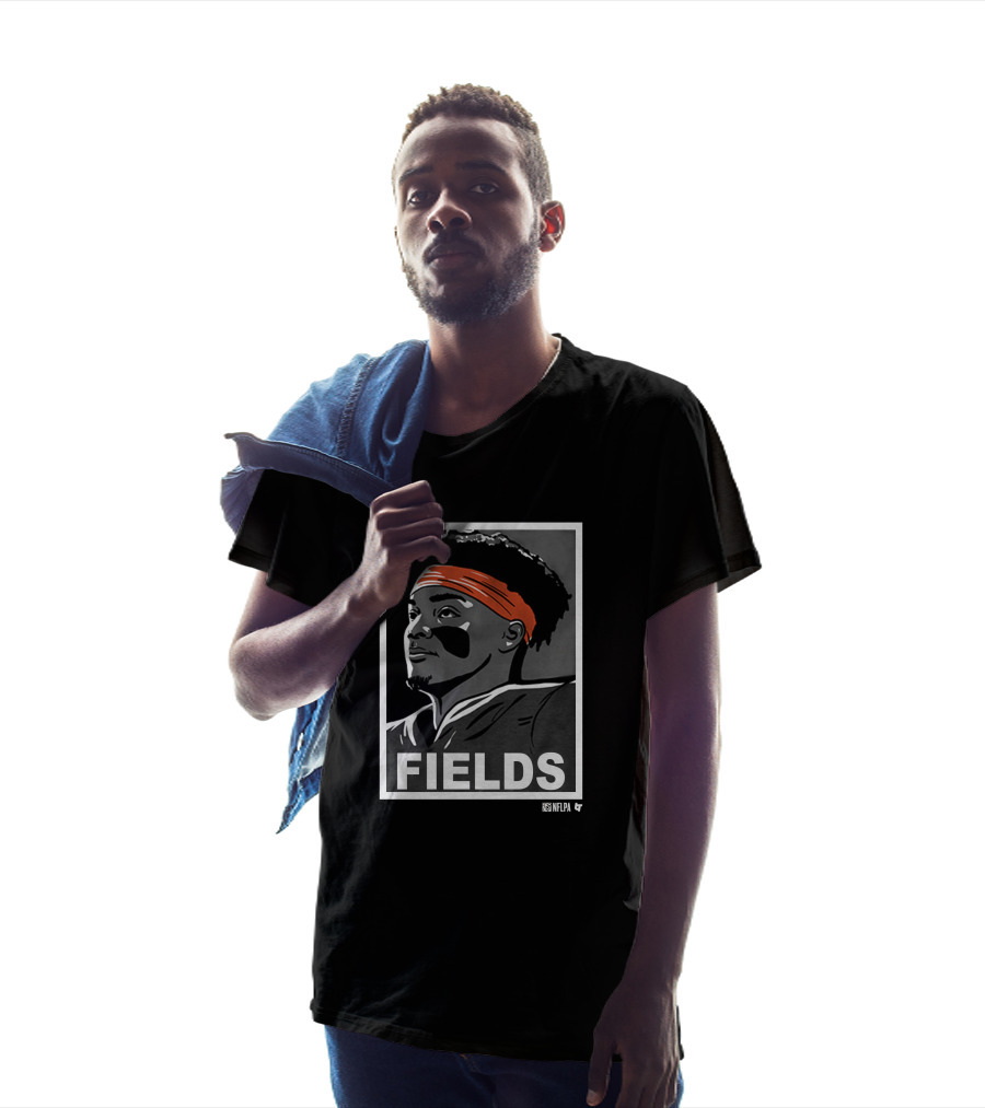 FIELDS NFLPA Black And White Portrait With Orange Headband T-Shirt