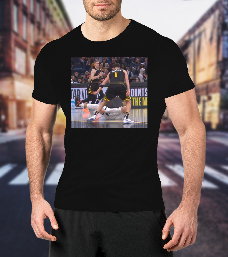 Klay Thompson Beating The Grizzlies On Christmas NBA Game T-Shirt