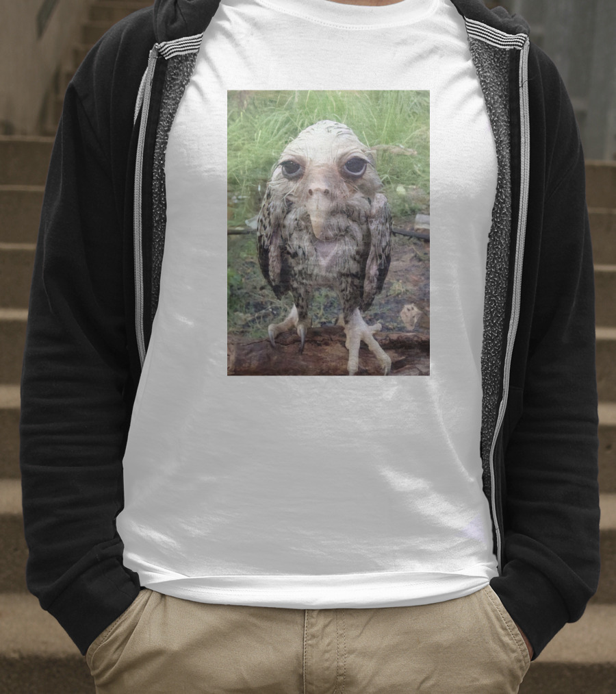 LAMONTS Unique Bird Creature With Big Eyes And Distinct Features T-Shirt