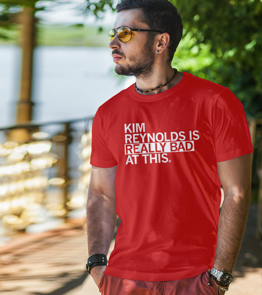 Kim Reynolds Is Really Bad At This T-Shirt