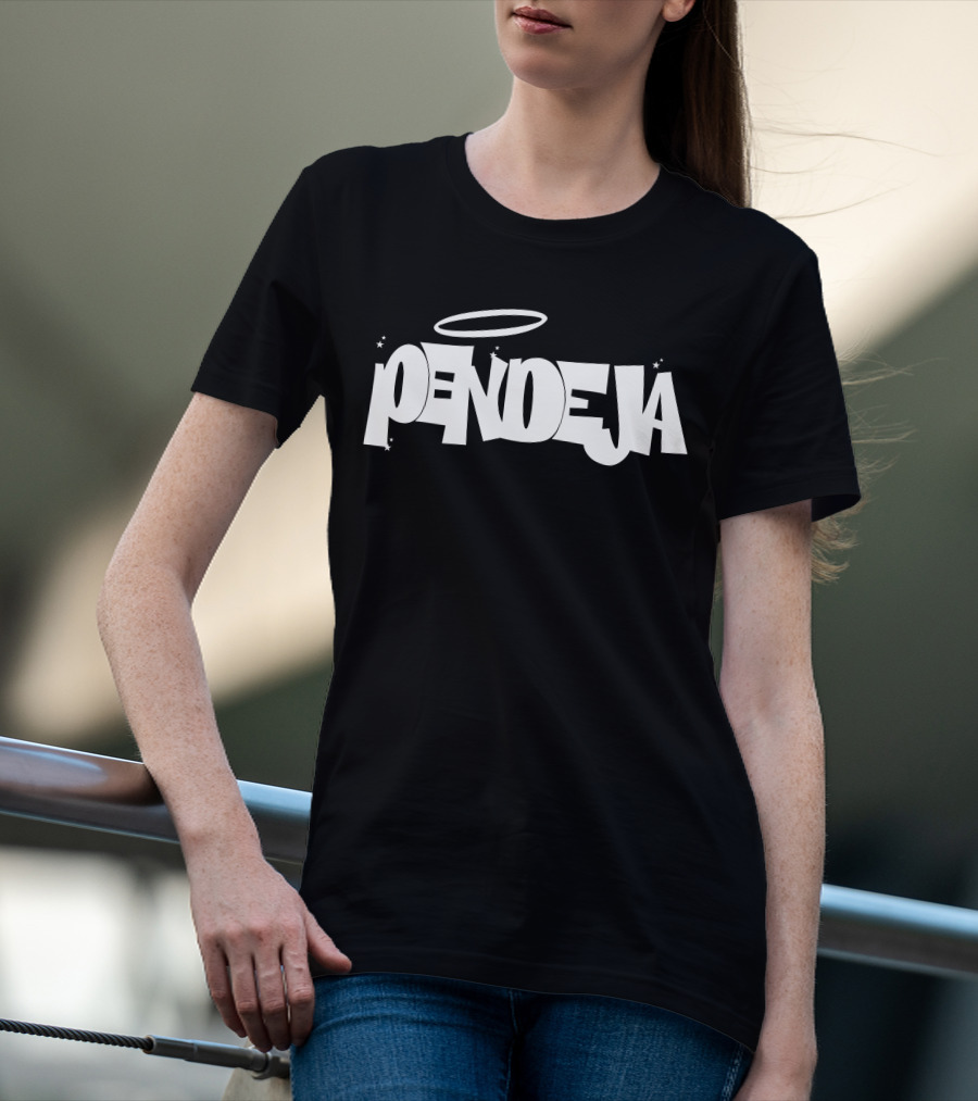Familia Metiche Pendeja Halo Text T-Shirt