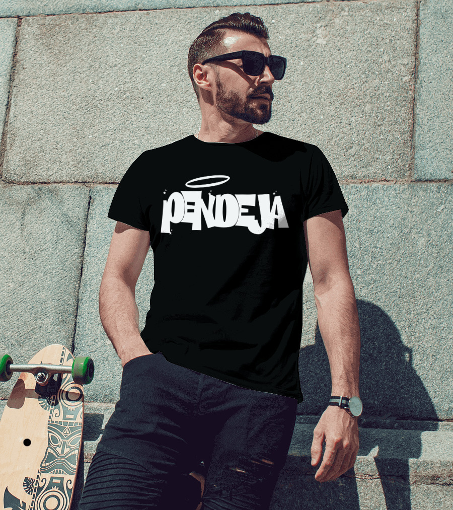 Familia Metiche Pendeja Halo Text T-Shirt