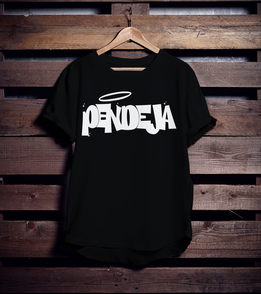 Familia Metiche Pendeja Halo Text T-Shirt
